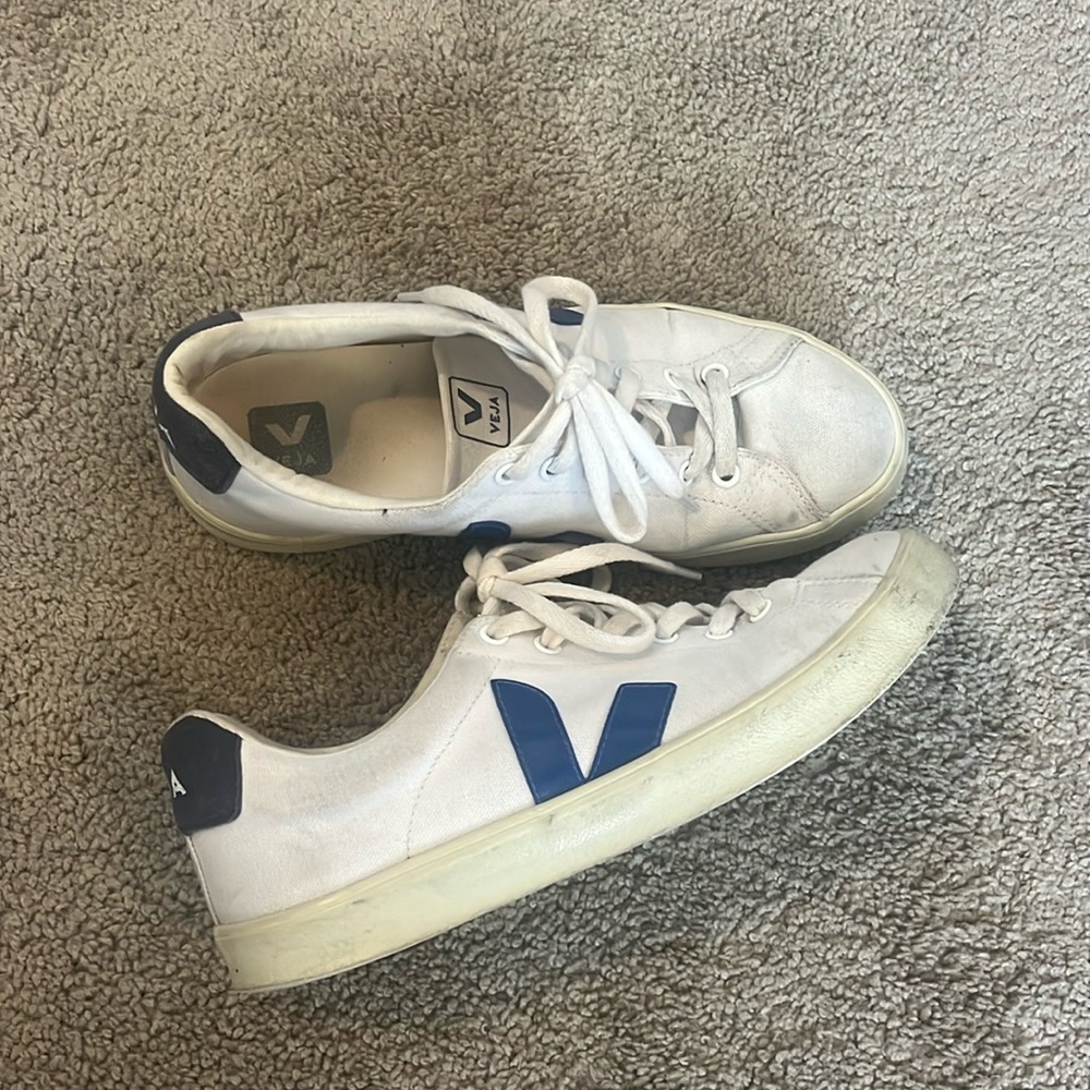 Veja white canvas and blue sneakers 9
